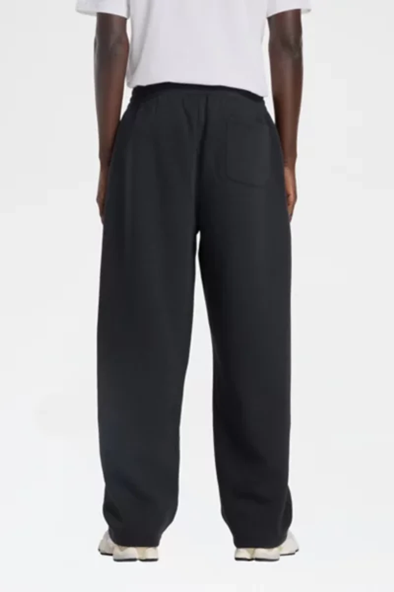 New Balance Sport Essential Open Hem Sweatpant