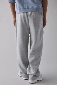 New Balance Sport Essential Open Hem Sweatpant