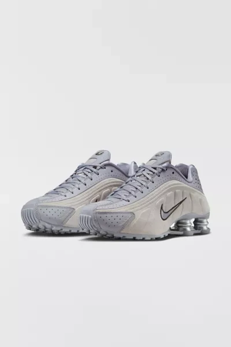 Nike Women's Shox R4 Sneaker
