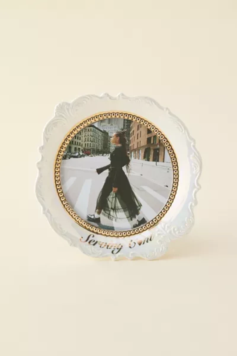 Ornate Queen 5” Round Ceramic Picture Frame