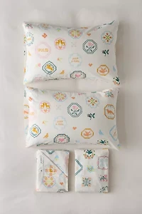 Birdie Needlepoint Patterned Sheet Set