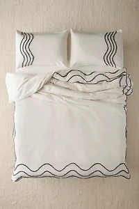 Wiggle Bordered Tufted Duvet Cover