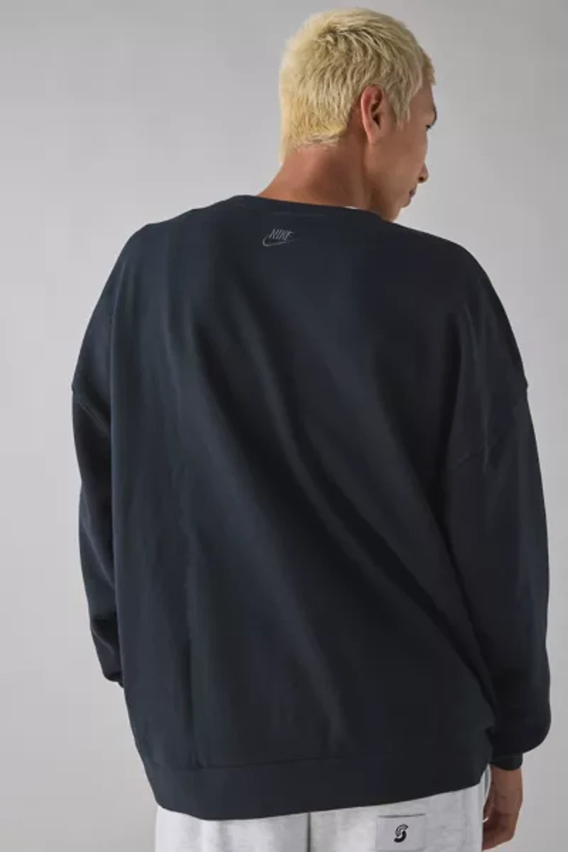Nike Club Oversized Crew Neck Sweatshirt