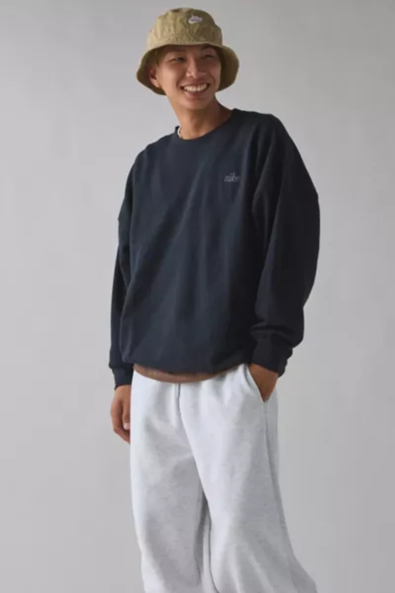 Nike Club Oversized Crew Neck Sweatshirt