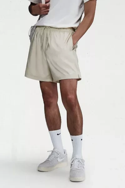 Nike Club Flow Woven Shorts