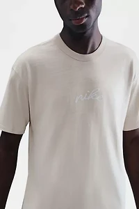 Nike Sportswear Premium Essential Logo Tee