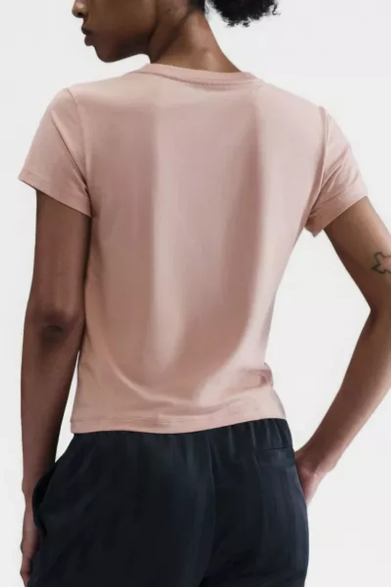 Nike Sportswear Chill Knit Cropped Tee