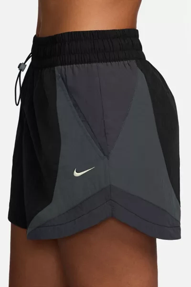 Nike Sportswear Street Mid-Rise Loose 3” Track Short