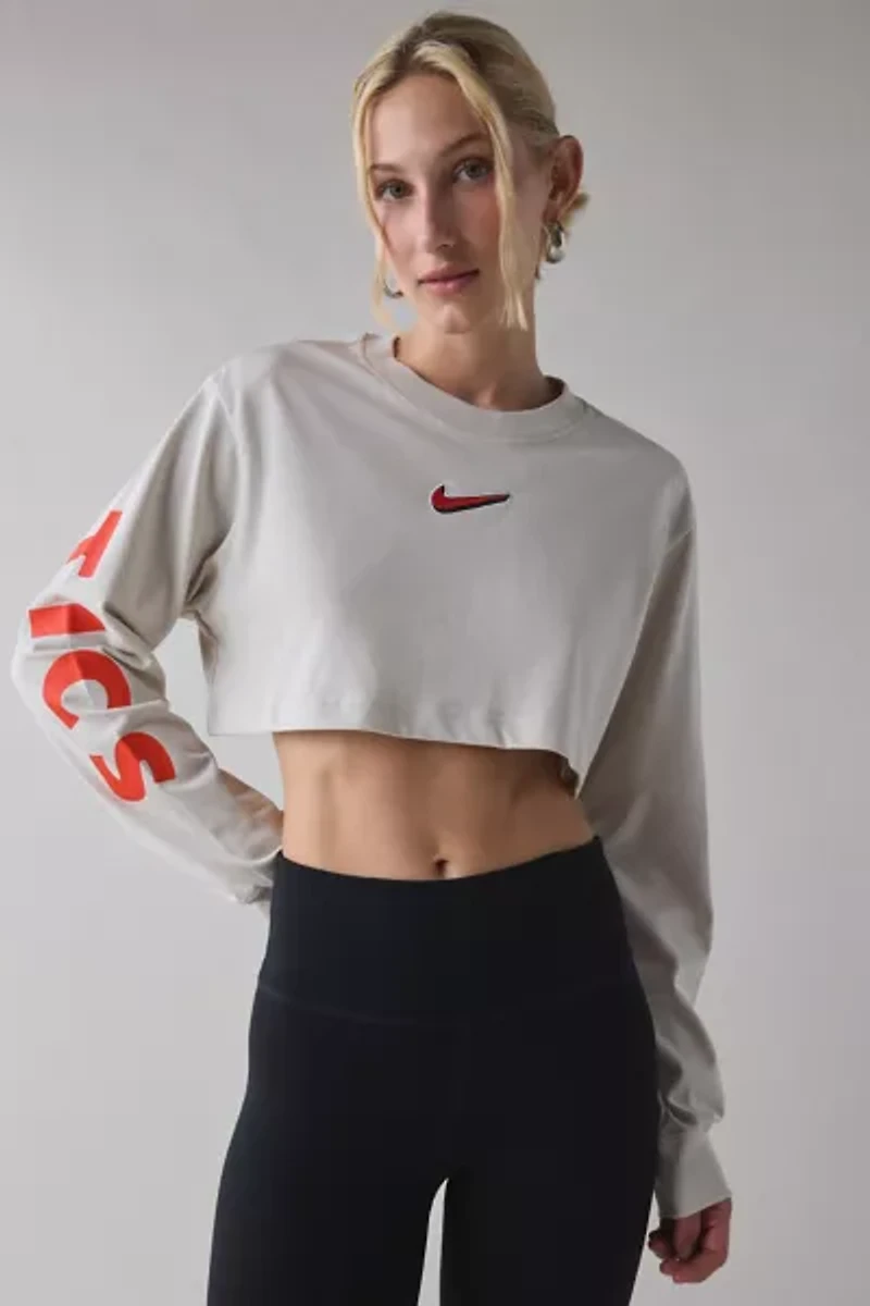 Nike Sportswear Graphic Oversized Long Sleeve Cropped Tee