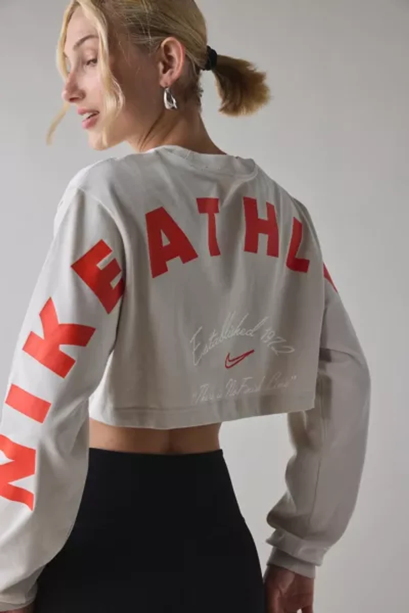 Nike Sportswear Graphic Oversized Long Sleeve Cropped Tee