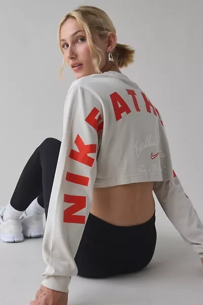 Nike Sportswear Graphic Oversized Long Sleeve Cropped Tee