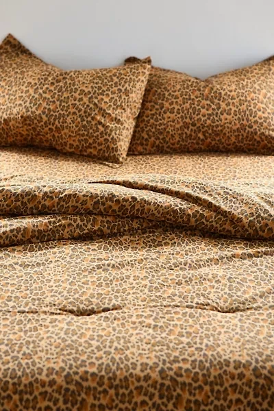 Dolores Leopard Patterned Comforter Set