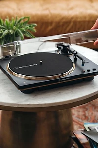 Audio-Technica AT-LP70XBT Fully-Automatic Bluetooth Turntable