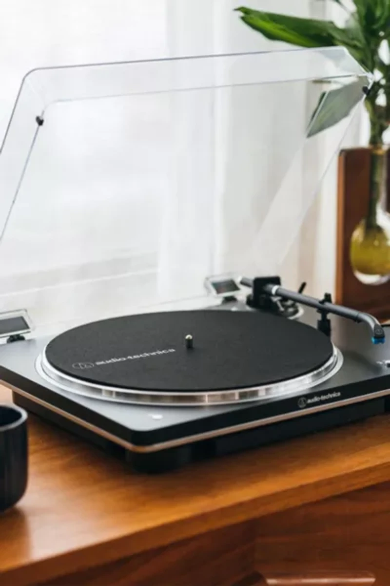 Audio-Technica AT-LP70XBT Fully-Automatic Bluetooth Turntable