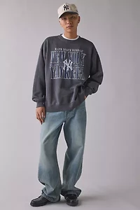 Mitchell & Ness MLB New York Yankees Downtown Graphic Crew Neck Sweatshirt