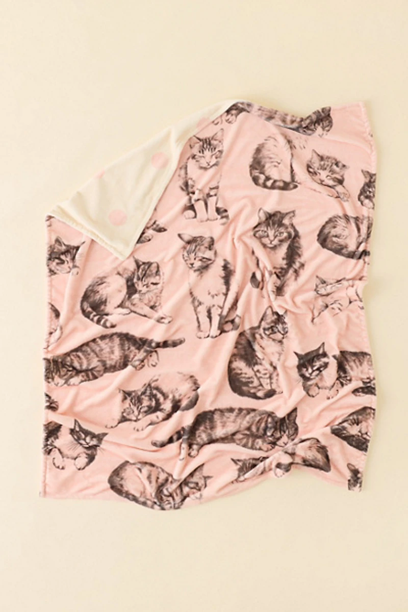Cozy Logan Patterned Fleece Throw Blanket