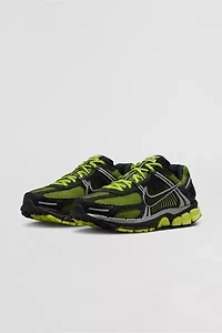 Nike Men's Zoom Vomero 5 Sneaker