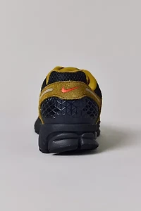 Nike Men's Zoom Vomero 5 Sneaker