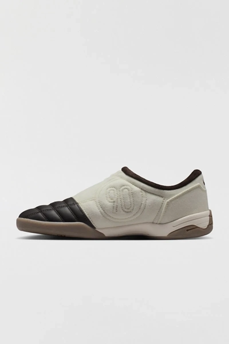 Nike Women's Total 90 SE Sneakers