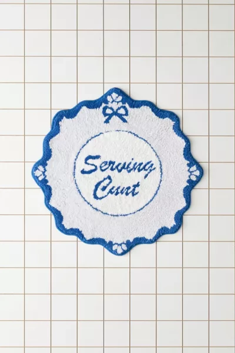 Serving… Round Scalloped Tufted Bath Mat