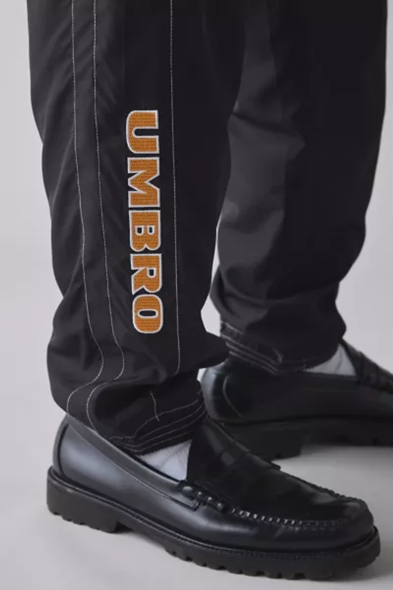 Umbro UO Exclusive Relaxed Wind Pant