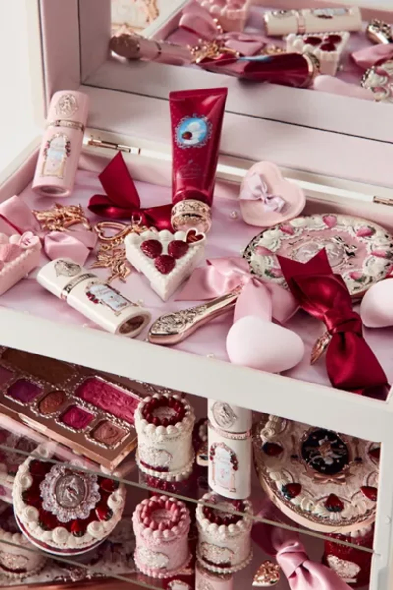 Flower Knows Strawberry Cupid All-In Makeup Gift Set