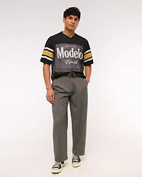 Modelo Cropped Football Jersey