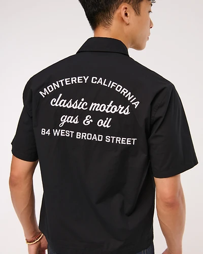 Short-Sleeve Cropped Poplin Graphic Button-Up Shirt
