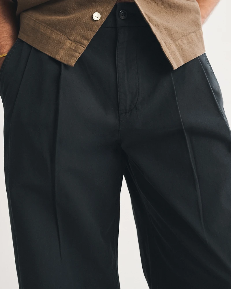 Pleated Baggy Taper Trouser