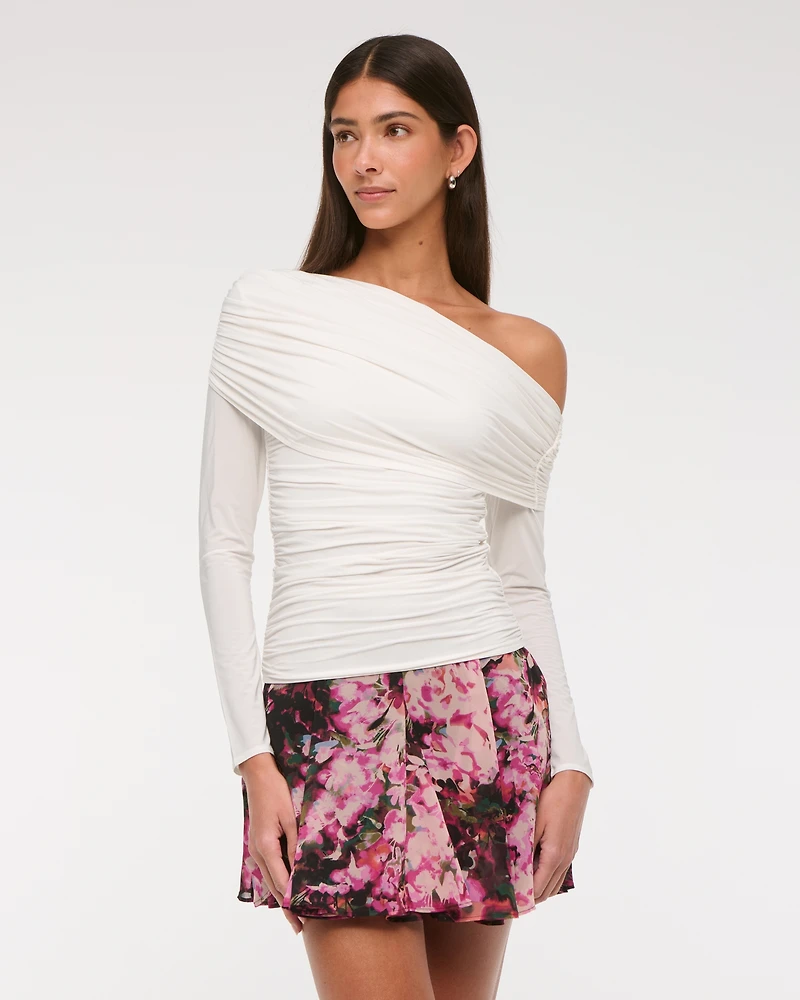 Asymmetrical Foldover Top