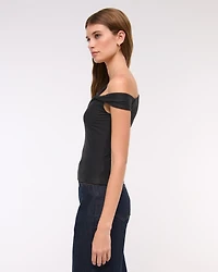 Soft Matte Seamless Asymmetrical Twist Top