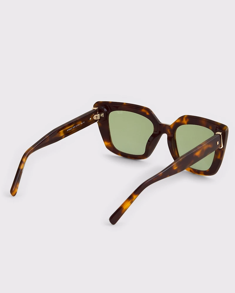 Wide Cat Eye Sunglasses