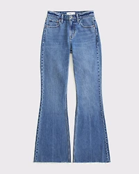 Jeans acampanados Curve Love tiro alto