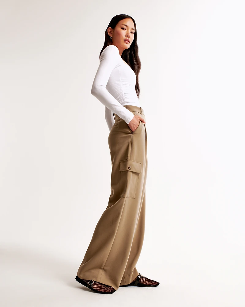 A&F Harper Tailored Ultra Wide Leg Cargo Pant