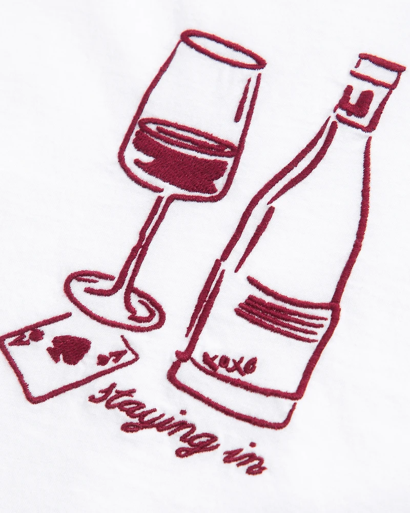 Short-Sleeve Staying Graphic Skimming Tee