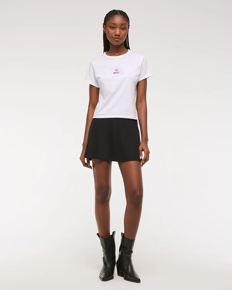 Short-Sleeve Kissed Napkin Graphic Skimming Tee