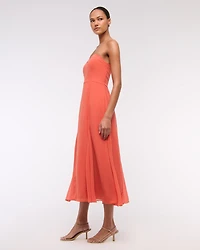 Vestido de largo medio godet sin tirantes A&F Camille