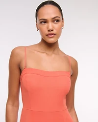 Vestido de largo medio godet sin tirantes A&F Camille