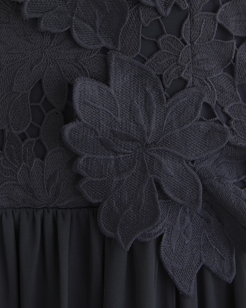 Floral Lace Flowy Maxi Dress