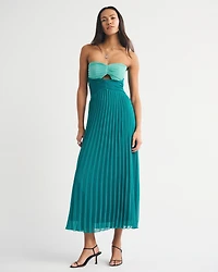 Bra-Free A&F Giselle Cutout Maxi Dress