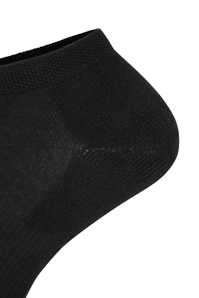 Cross The Line Mens Isocool Sneaker Socks 3-Pack