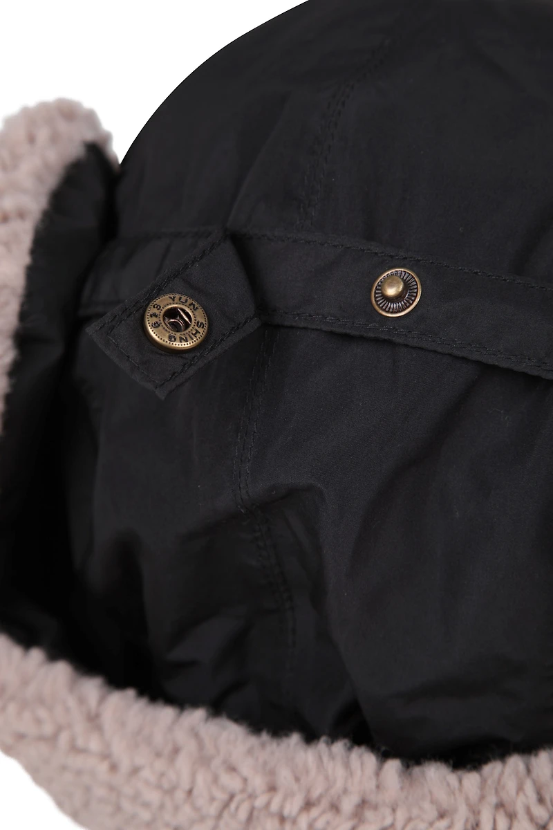 Standard Waterproof Peaked Trapped
