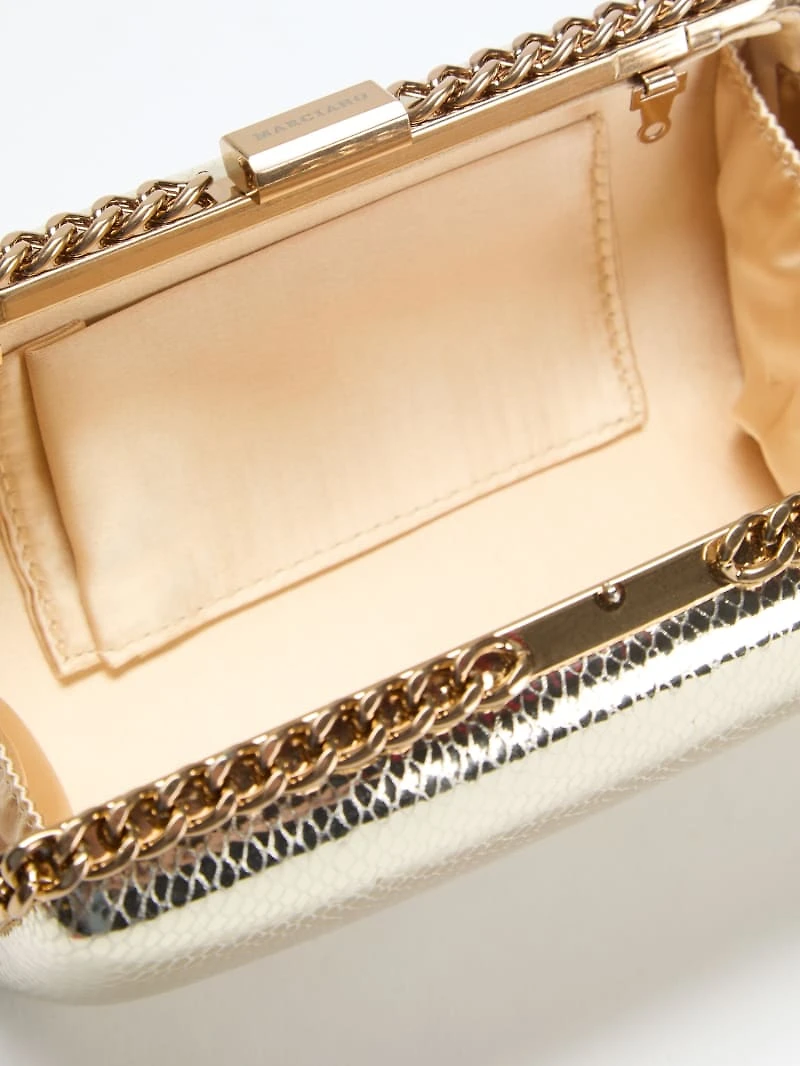 Wrap-Around Chain Clutch