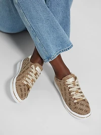Stasey Quattro G Low-Top Sneakers