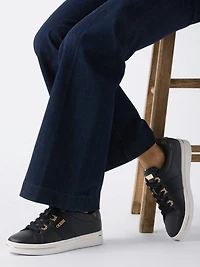 Stew 4G logo sneaker