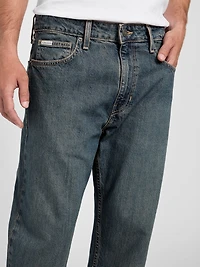 G16 Straight Jeans
