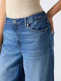 Loose leg jeans