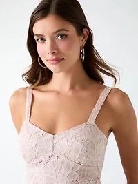Lace cropped top
