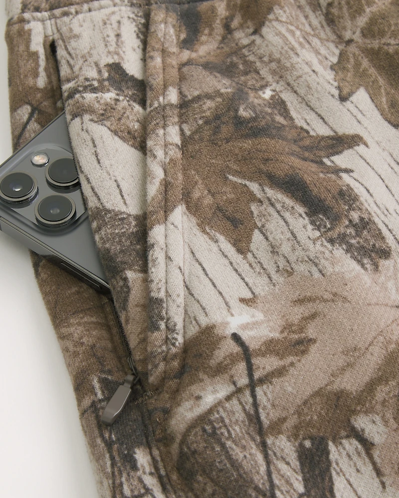 Relaxed Fleece Logo Joggers
