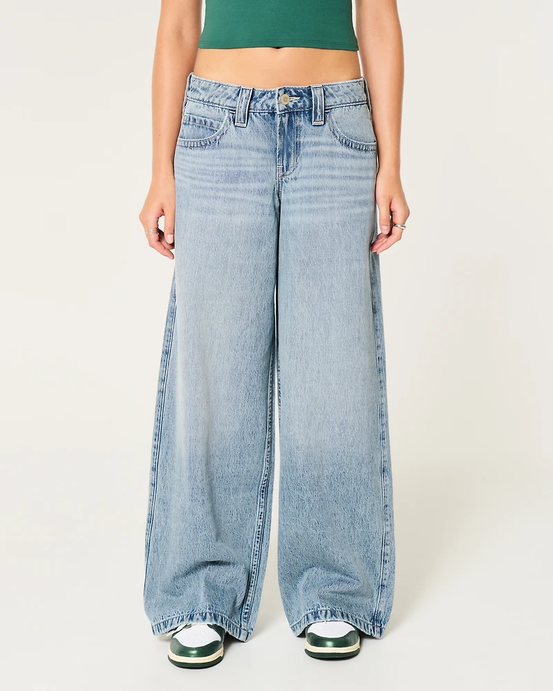 Low-Rise Light Wash Super Baggy Jeans